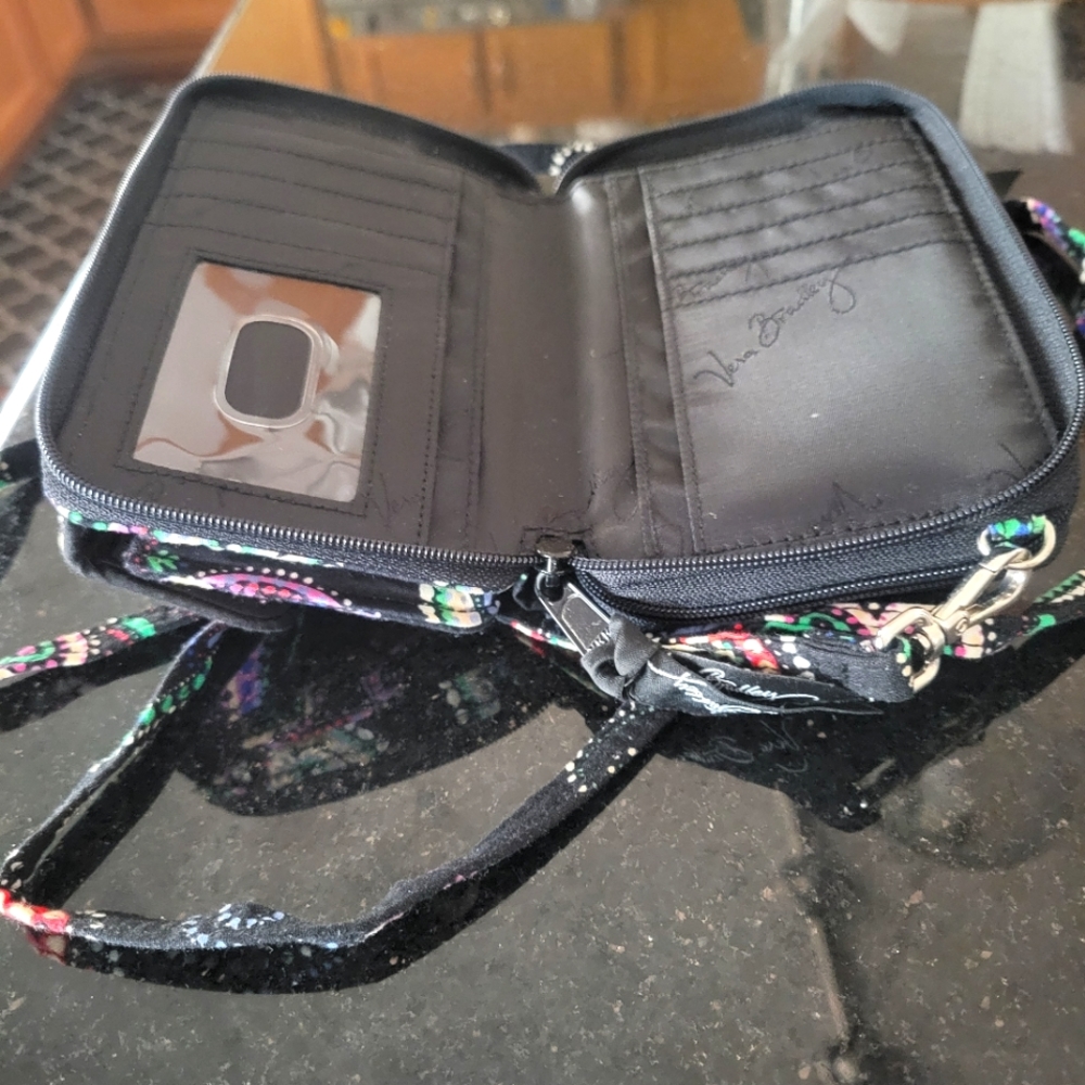 Vera Bradley RFID All in one Crossbody - Picture 3 of 8